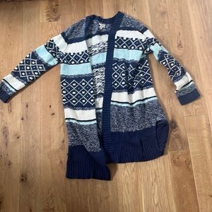 Women’s blue and white pattern cardigan